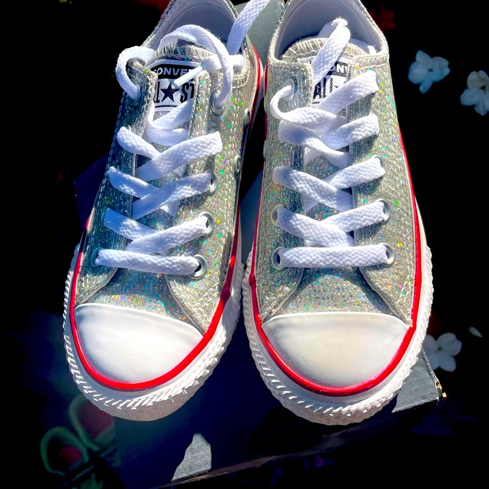 Toddler converse Chuck Taylor shoes NEW